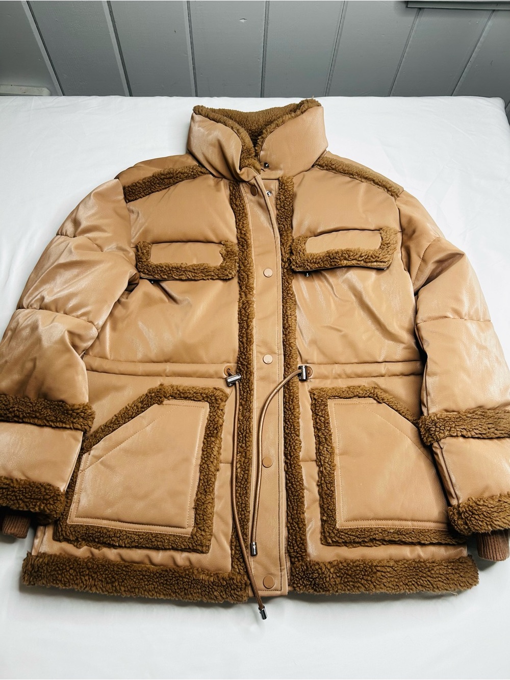 Alo Yoga Ice Breaker Puffer Jacket Camel